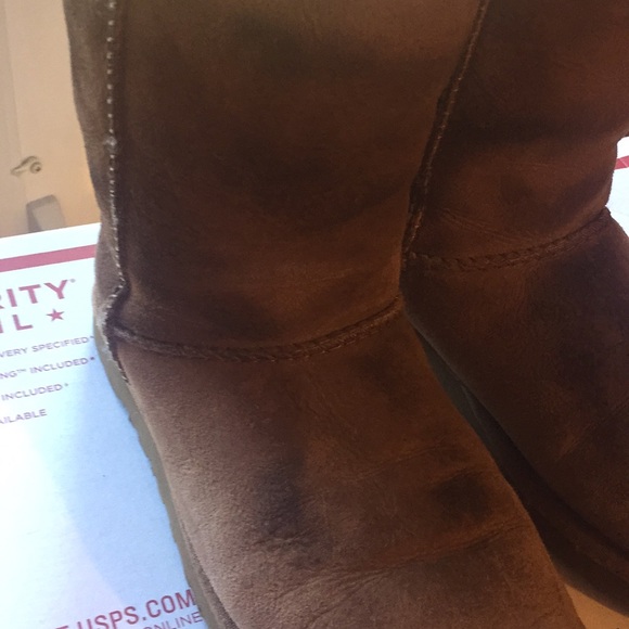 UGGS - Picture 7 of 8